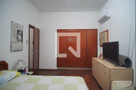 Casa à venda com 300m², 4 quartos e 3 vagas Casa à venda com 300m², 4 quartos e 3 vagasQuarto 4