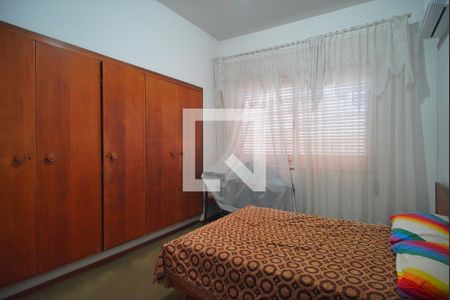 Casa à venda com 300m², 4 quartos e 3 vagas Casa à venda com 300m², 4 quartos e 3 vagasQuarto 2