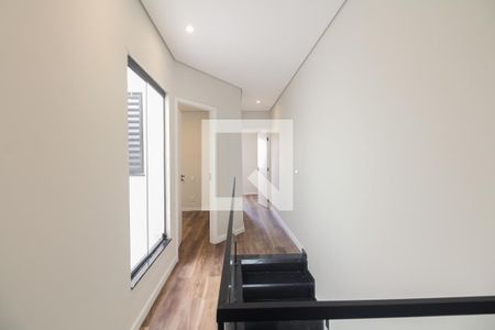 Casa à venda com 149m², 3 quartos e 5 vagas Casa à venda com 149m², 3 quartos e 5 vagasCorredor de Acesso aos Quartos e Banheiros