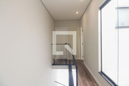 Casa à venda com 149m², 3 quartos e 5 vagas Casa à venda com 149m², 3 quartos e 5 vagasCorredor de Acesso aos Quartos e Banheiros