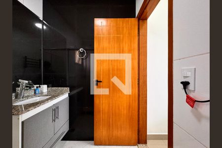 Apartamento à venda com 140m², 2 quartos e 2 vagas Apartamento à venda com 140m², 2 quartos e 2 vagasBanheiro da suíte