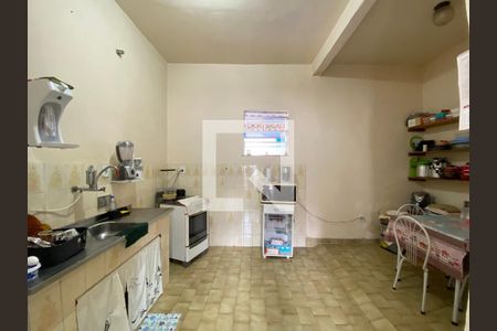 Casa à venda com 140m², 3 quartos e 5 vagas Casa à venda com 140m², 3 quartos e 5 vagasCozinha