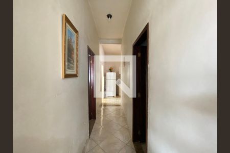 Casa à venda com 140m², 3 quartos e 5 vagas Casa à venda com 140m², 3 quartos e 5 vagasCorredor