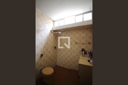 Casa à venda com 336m², 6 quartos e 5 vagasBanheiro Casa 2