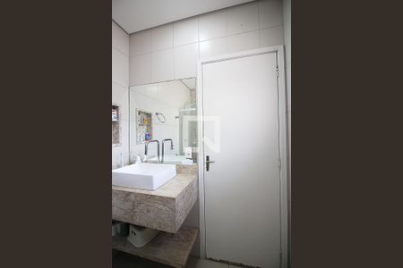 Casa à venda com 336m², 6 quartos e 5 vagasBanheiro Social