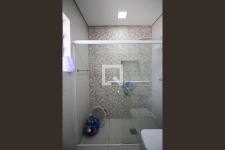 Casa à venda com 336m², 6 quartos e 5 vagasBanheiro Social