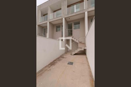 Casa à venda com 130m², 2 quartos e 2 vagas Casa à venda com 130m², 2 quartos e 2 vagasGaragem