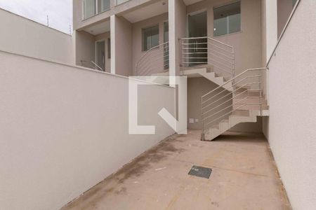 Casa à venda com 130m², 2 quartos e 2 vagas Casa à venda com 130m², 2 quartos e 2 vagasGaragem