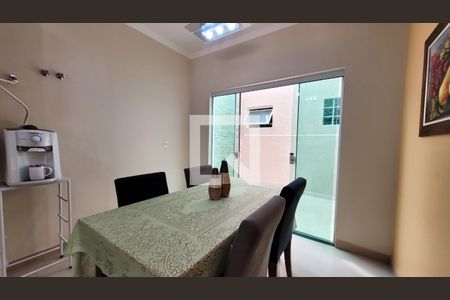 Casa à venda com 220m², 3 quartos e 4 vagas Casa à venda com 220m², 3 quartos e 4 vagasCozinha