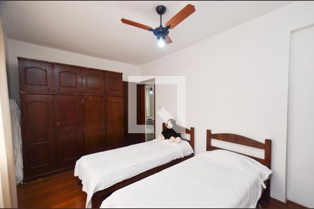 Casa à venda com 360m², 5 quartos e 4 vagas Casa à venda com 360m², 5 quartos e 4 vagasQuarto4