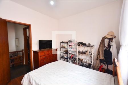Casa à venda com 360m², 5 quartos e 4 vagas Casa à venda com 360m², 5 quartos e 4 vagasQuarto2