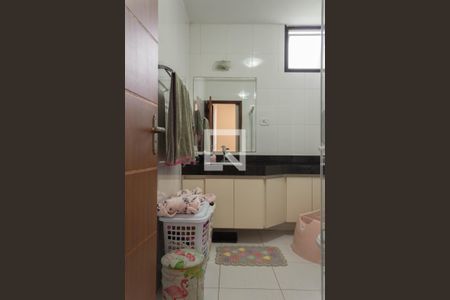 Casa à venda com 185m², 3 quartos e 4 vagas Casa à venda com 185m², 3 quartos e 4 vagasBanheiro da Suíte 1
