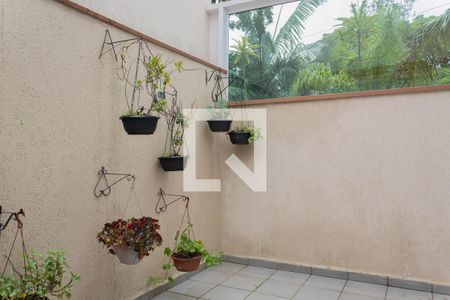 Casa à venda com 185m², 3 quartos e 4 vagas Casa à venda com 185m², 3 quartos e 4 vagasQuintal