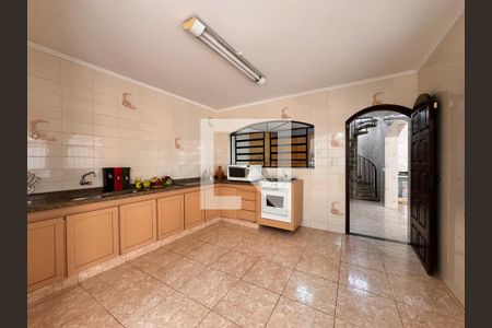 Casa à venda com 219m², 4 quartos e 4 vagasCozinha 