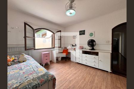 Casa à venda com 219m², 4 quartos e 4 vagasQuarto 2