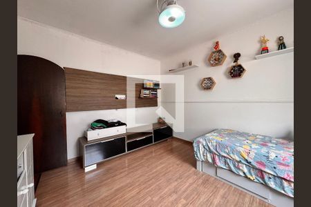 Casa à venda com 219m², 4 quartos e 4 vagasQuarto 2