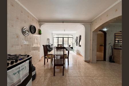 Casa à venda com 219m², 4 quartos e 4 vagasVaranda gourmet