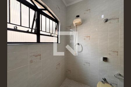 Casa à venda com 219m², 4 quartos e 4 vagasBanheiro 2