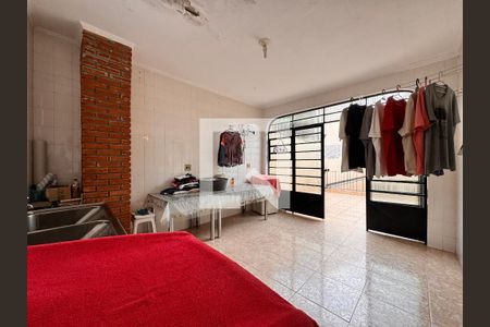 Casa à venda com 219m², 4 quartos e 4 vagasLavanderia