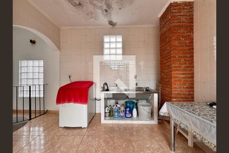 Casa à venda com 219m², 4 quartos e 4 vagasLavanderia