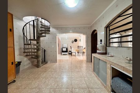 Casa à venda com 219m², 4 quartos e 4 vagasVaranda gourmet