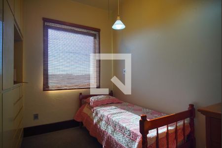 Apartamento à venda com 384m², 4 quartos e 2 vagas Apartamento à venda com 384m², 4 quartos e 2 vagasQuarto de Serviço