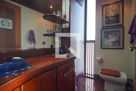 Apartamento à venda com 384m², 4 quartos e 2 vagas Apartamento à venda com 384m², 4 quartos e 2 vagasLavabo