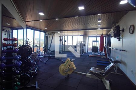 Apartamento à venda com 384m², 4 quartos e 2 vagas Apartamento à venda com 384m², 4 quartos e 2 vagasÁrea comum - Academia