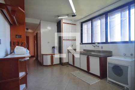 Apartamento à venda com 384m², 4 quartos e 2 vagas Apartamento à venda com 384m², 4 quartos e 2 vagasCozinha