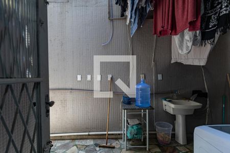 Casa à venda com 200m², 5 quartos e 2 vagas Casa à venda com 200m², 5 quartos e 2 vagasÁrea de Serviço