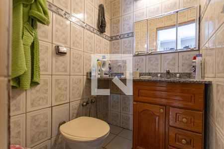 Casa à venda com 200m², 5 quartos e 2 vagas Casa à venda com 200m², 5 quartos e 2 vagasBanheiro Suite