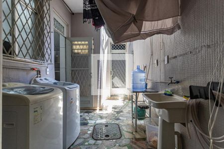 Casa à venda com 200m², 5 quartos e 2 vagas Casa à venda com 200m², 5 quartos e 2 vagasÁrea de Serviço