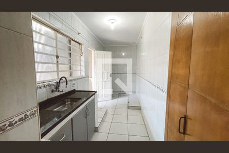 Casa à venda com 110m², 4 quartos e 2 vagas Casa à venda com 110m², 4 quartos e 2 vagasCozinha