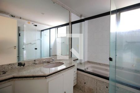 Apartamento à venda com 160m², 4 quartos e 2 vagasBanheiro da Suíte