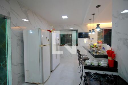 Casa à venda com 370m², 3 quartos e 7 vagasCozinha