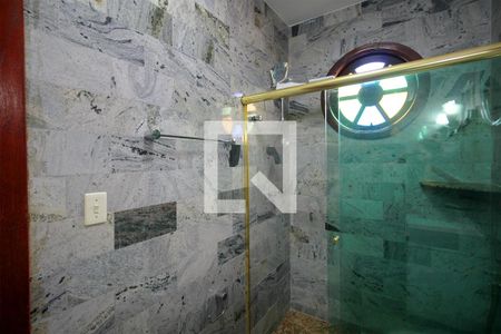 Casa à venda com 370m², 3 quartos e 7 vagasBanheiro da Suíte 3