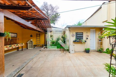 Casa à venda com 280m², 5 quartos e 1 vagaQuintal