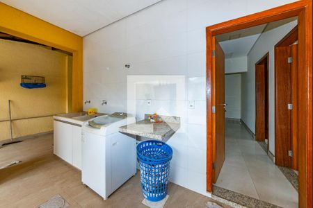 Casa à venda com 280m², 5 quartos e 1 vagaÁrea de Serviço