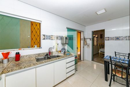 Casa à venda com 280m², 5 quartos e 1 vagaCozinha