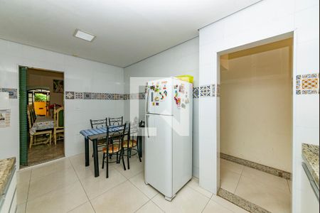 Casa à venda com 280m², 5 quartos e 1 vagaCozinha
