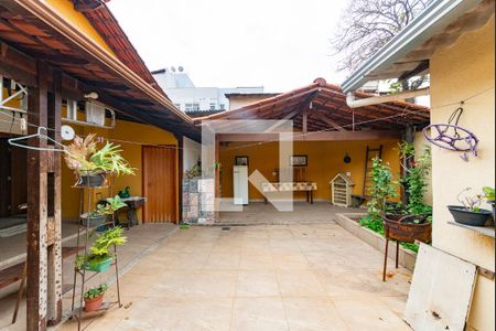 Casa à venda com 280m², 5 quartos e 1 vagaQuintal