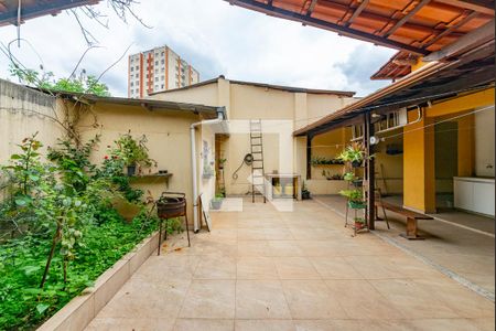 Casa à venda com 280m², 5 quartos e 1 vagaQuintal