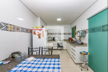 Casa à venda com 280m², 5 quartos e 1 vagaCozinha