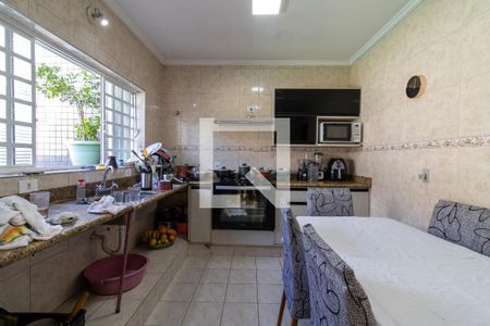 Casa à venda com 240m², 3 quartos e 4 vagas Casa à venda com 240m², 3 quartos e 4 vagasCozinha
