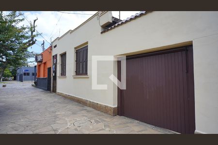 Casa para alugar com 130m², 2 quartos e 2 vagasFachada