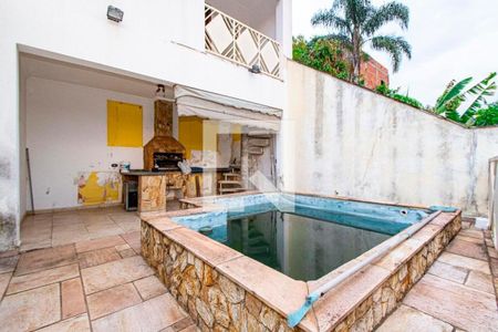 Casa à venda com 87m², 3 quartos e 2 vagas
