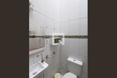 Casa à venda com 271m², 3 quartos e 5 vagasBanheiro da Suíte 2