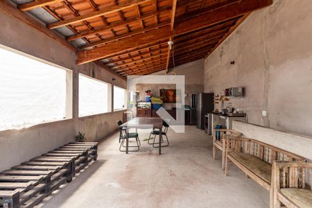 Casa à venda com 100m², 2 quartos e 1 vaga Casa à venda com 100m², 2 quartos e 1 vagaTerraço