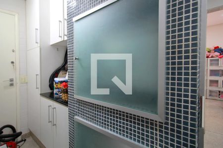 Apartamento para alugar com 130m², 3 quartos e 1 vagaÁrea de Serviço