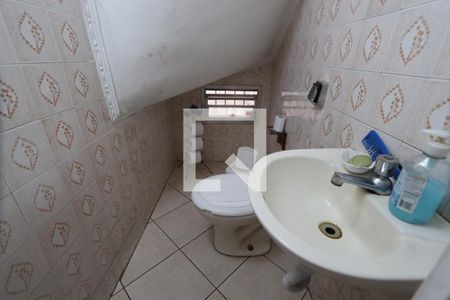 Casa à venda com 180m², 2 quartos e 2 vagasLavabo